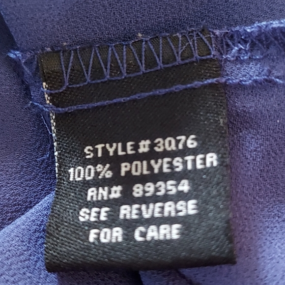 Cold shoulder blouse small - Picture 5 of 7